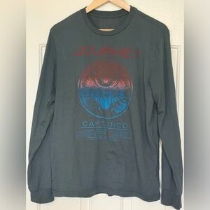 Journey “Captured” Long Sleeve Graphic Shirt M – Vintage-Style Rock Tee 🤘🎸